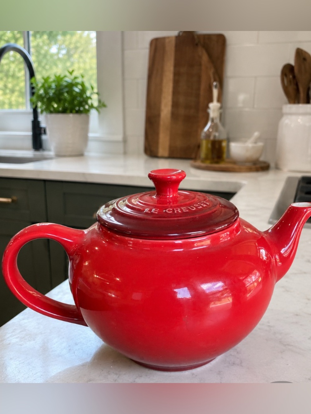 Le Creuset Ombré Stoneware teapot